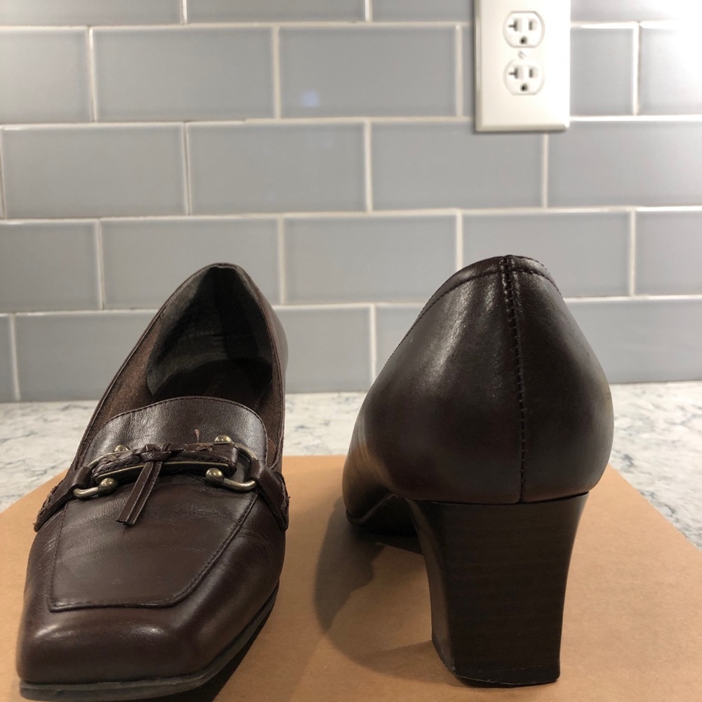 Heeled loafers
